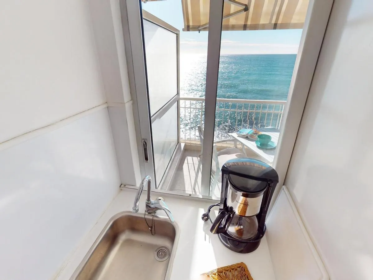 Studio Climatise Avec Terrasse Face A La Mer - Fr-1-196-346 Menton 0*,  France